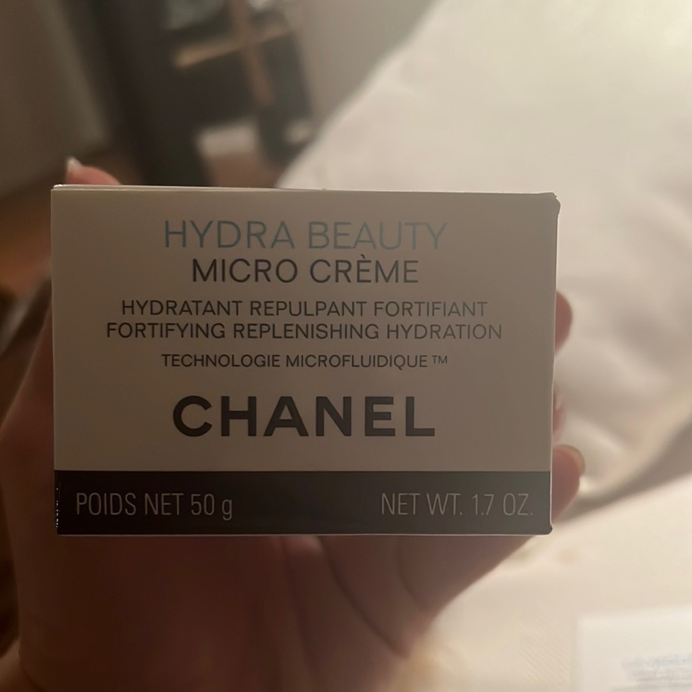 HYDRA BEAUTY chanel brand new